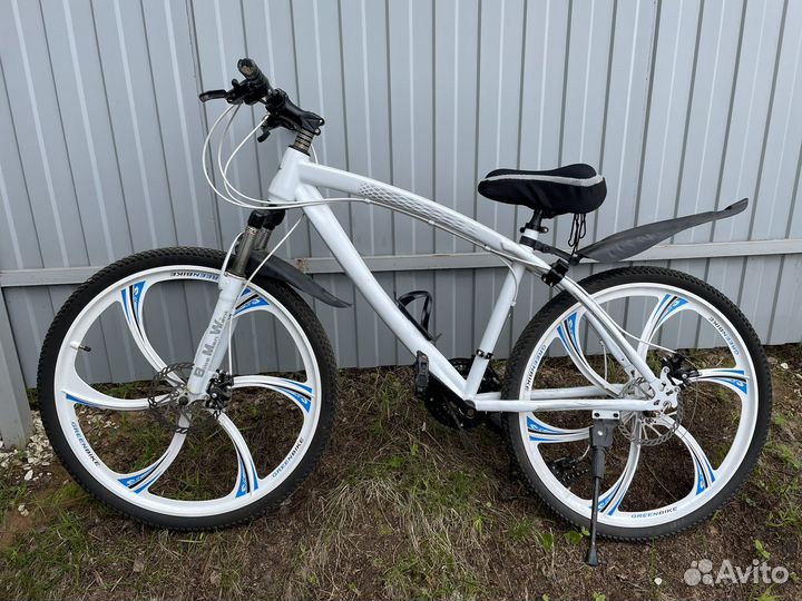 Велосипед BMW с литыми дисками