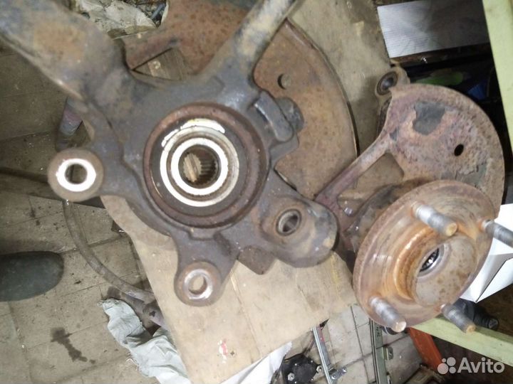 Поворотный кулак Nissan almera classic