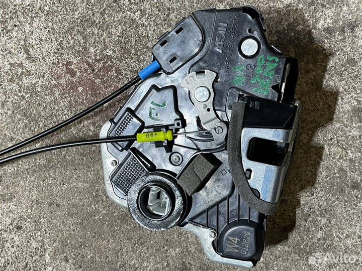 Замок двери передний левый Lexus Nx300 F-Sport
