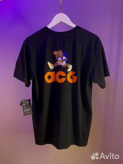 Футболка Nike x ACG черная на руках