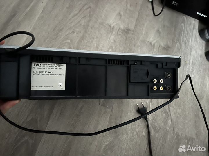 Видеомагнитофон jvc
