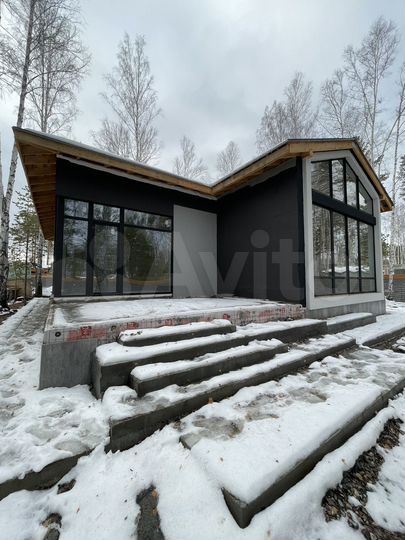 Дом 222,7 м² на участке 10,3 сот.