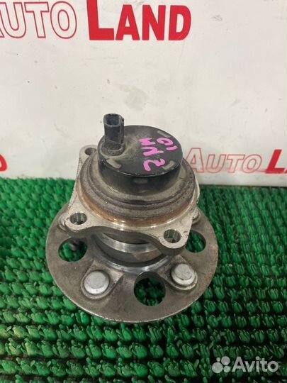 Ступичный узел задний Toyota Isis ZNM10