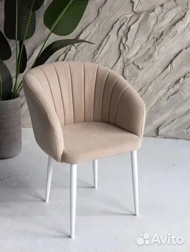 Стул кресло с подлокотниками мягкий