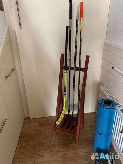 Стойка для клюшек, подставка под клюшки