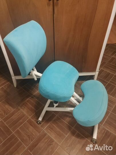 Коленный стул со спинкой