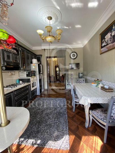 4-к. квартира, 108 м², 4/10 эт.