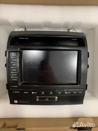 Головное устройство на Тойота land cruiser 200