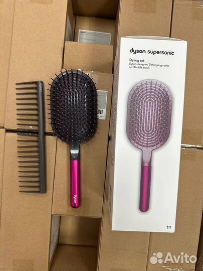 Расческа и массажная щетка для волос Dyson