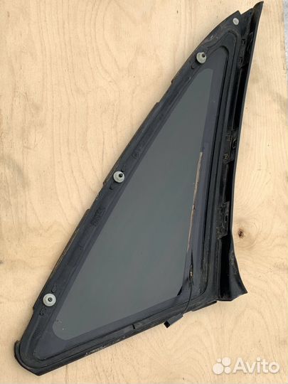 Задние стёкла (треугольники) Audi A8 D2