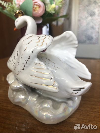 Фарфоровая статуэтка