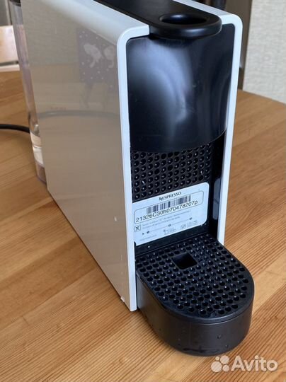 Кофемашина nespresso essenza mini