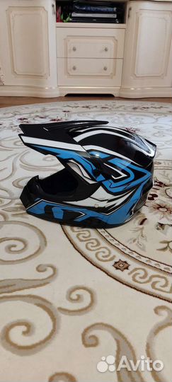 Новый мото шлем (55-61 см)