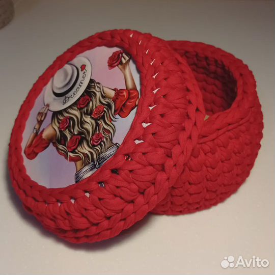 Вязаные интерьерные корзинки с крышкой