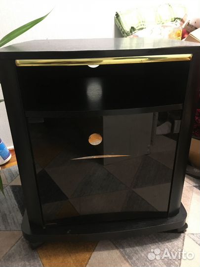 Тумбочка под телевизор