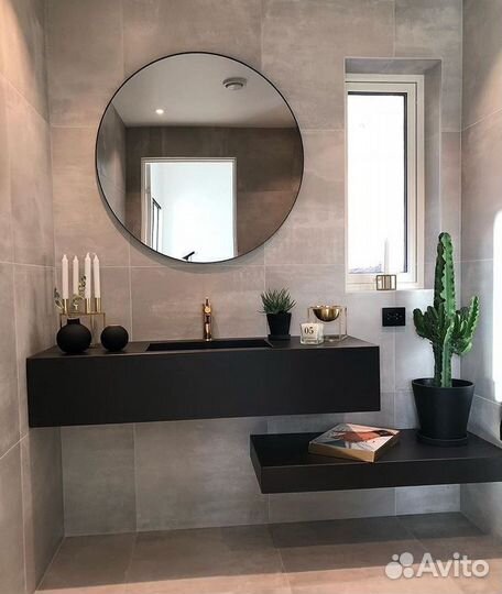 Зеркало круглое в металлической оправе