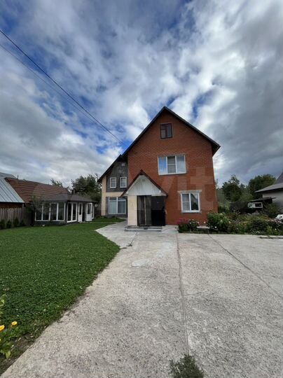 Дом 226,5 м² на участке 6,2 сот.