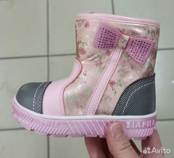 Новые зимние ботинки для девочки
