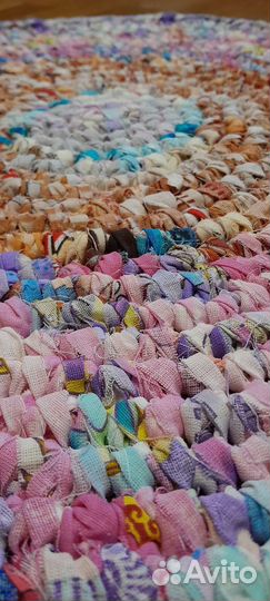 Коврик вязаный