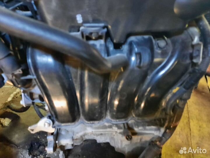 Впускной коллектор Тойота Ярис 1.3