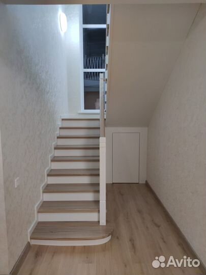 Лестница из Ясеня с 