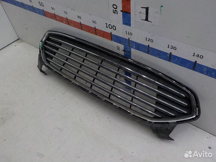 Б/У Б/У Решетка радиатора DS738150J ford