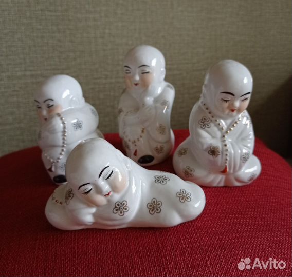 Китайские фарфоровые статуэтки