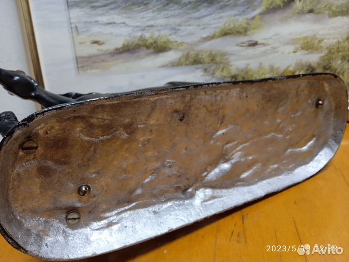 Лошадь у плетня Монументскульптура