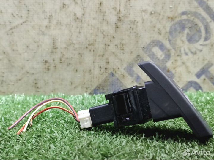 Кнопка аварийной сигнализации Suzuki Sx4 хэтчбек