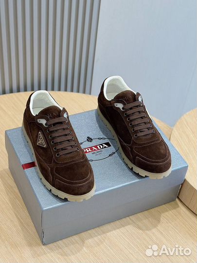 Кроссовки Prada из натуральной замши