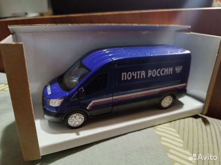 Модель автомобиля Ford Transit 1:43
