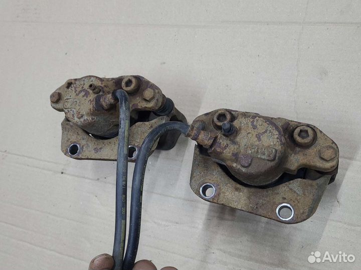 Суппорт передний Renault Logan 1 2004-2014