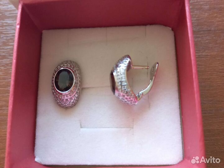 Серебряные серьги с топазом