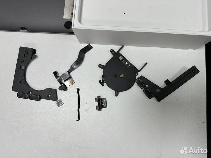 Apple MacBook Pro 13 2019 touch bar a2159 разбор