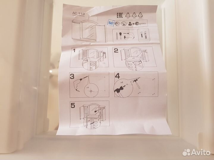 Настенный шкаф для ванной комнаты с зеркалом