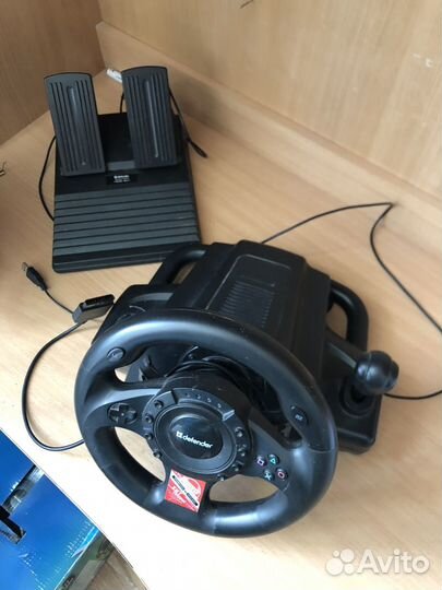 Игровой руль с педалями для пк