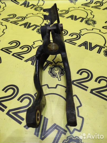 Кронштейн амортизатора передний левый Bmw X5 E70