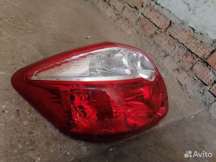Задняя фара на тойоту auris