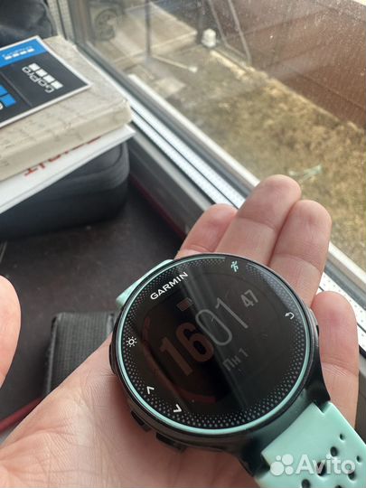 Часы Garmin Forerunner 235