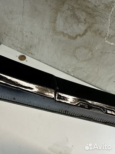 Уплотнитель капота Toyota Camry V40 2007 передний