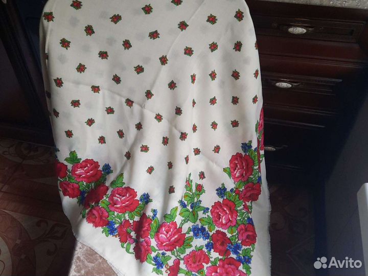 Новый платок шерстяной