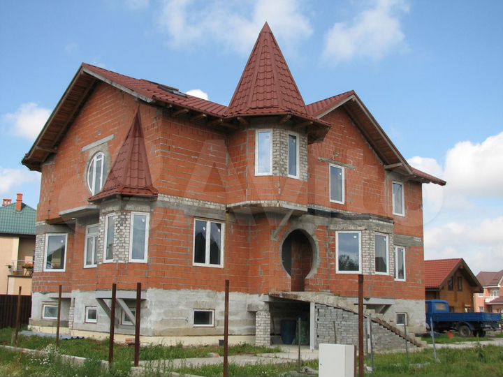 Дом 424 м² на участке 10 сот.