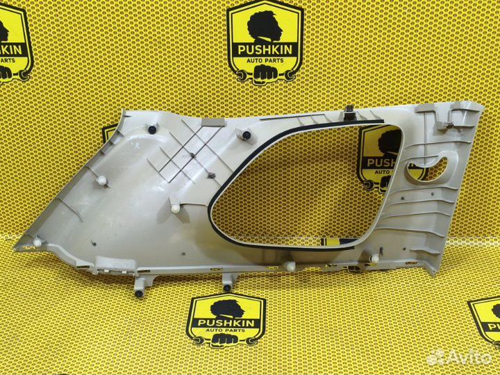 Обшивка стойки задней верхняя правая Mitsubishi