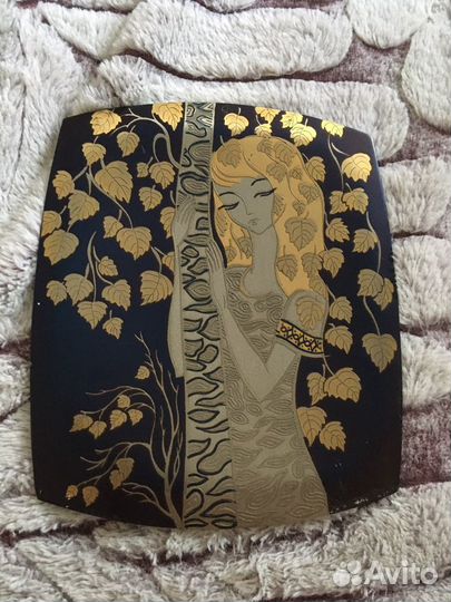 Гравюра «девушка у березки»