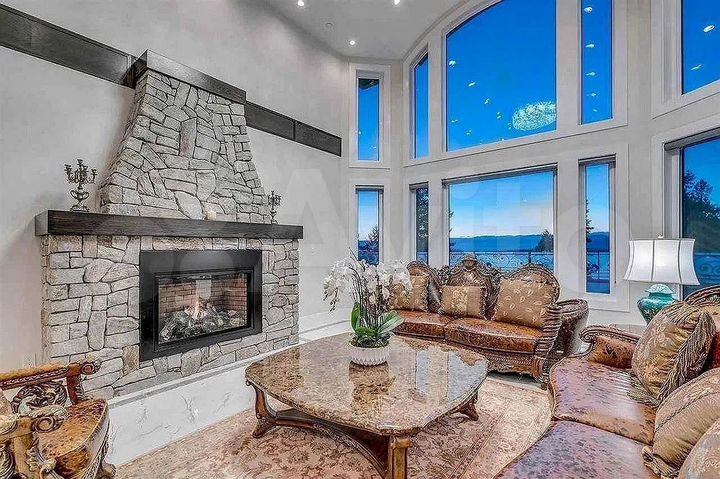 Дом 1400 м² на участке 35 сот.