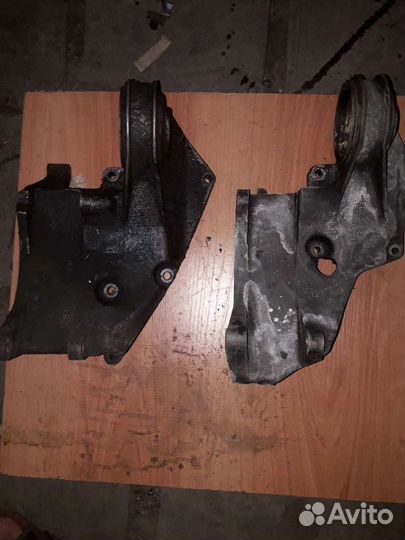 Кронштейн Мереседес vito 2.3