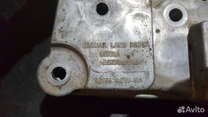 Кронштейн генератора Jaguar Xe X760 204PT 2017