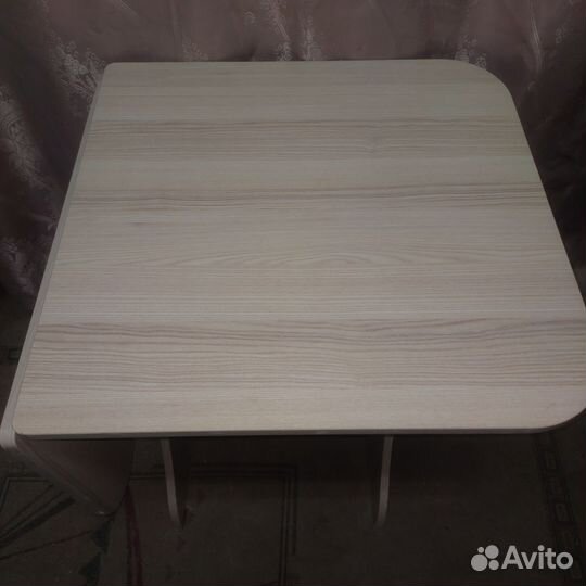 Детский письменный стол