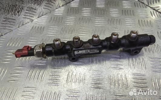 Топливная рампа дизельная mazda 3 1 (7AR11BB01)