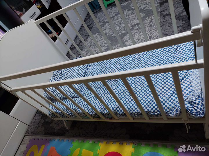 Детская кроватка с маятником + матрас